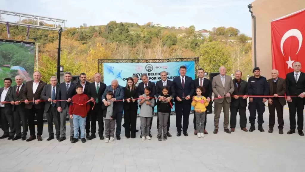 Akyazı Dokurcun Spor Tesisi Açılışı Coşku İle Kutlandı