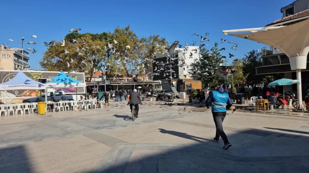 Balıkesir’de 4.4 büyüklüğünde deprem: İzmir ve çevre illerde hissedildi