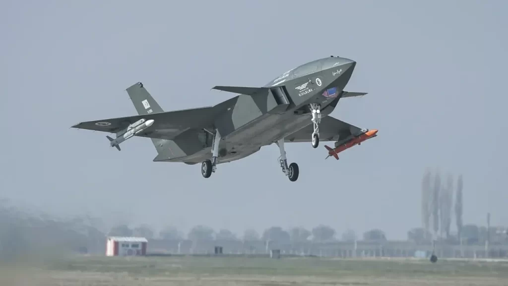 Bayraktar KIZILELMA, hava-hava atışında tarih yazdı