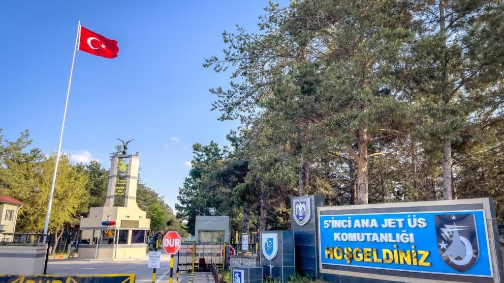 C-130 Uçağı Gürcistan’da Düştü: 10 Şehit Var