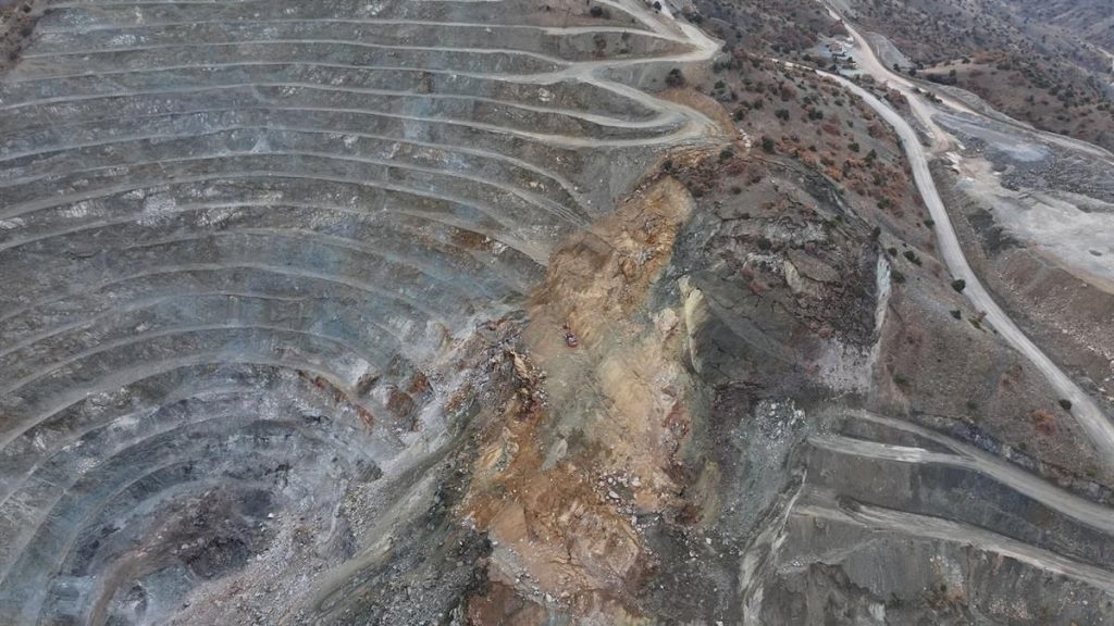 Divriği’nde maden ocağında göçük: Şantiye müdürü aranıyor