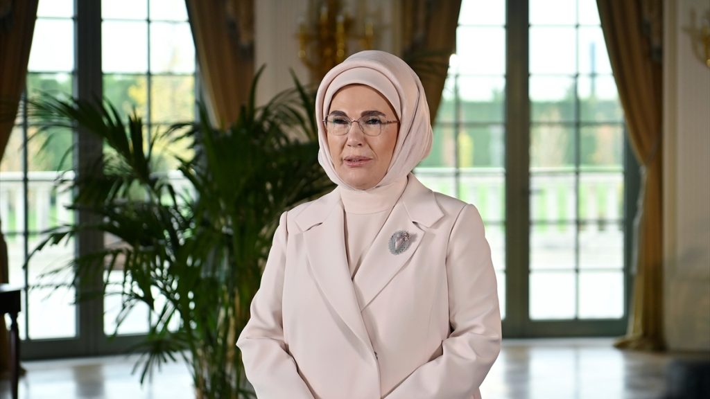 Emine Erdoğan’dan Öğretmenler Günü Mesajı