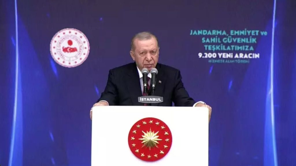 Erdoğan, 9200 Yeni Aracı Güvenlik Güçlerine Teslim Etti
