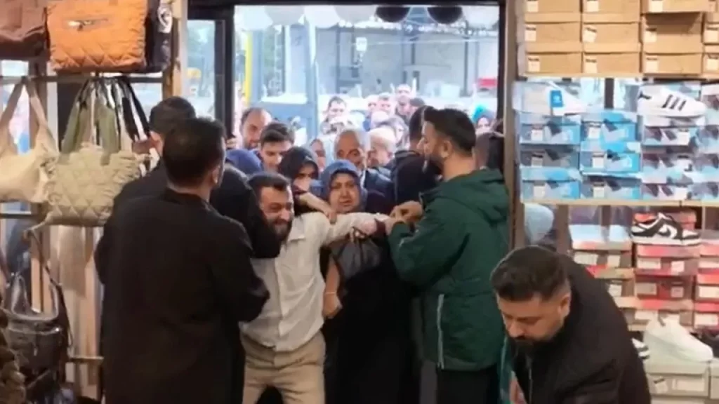 Ertuğrulgazi Mahallesi’nde Açılan Mağaza Büyük İlgi Gördü