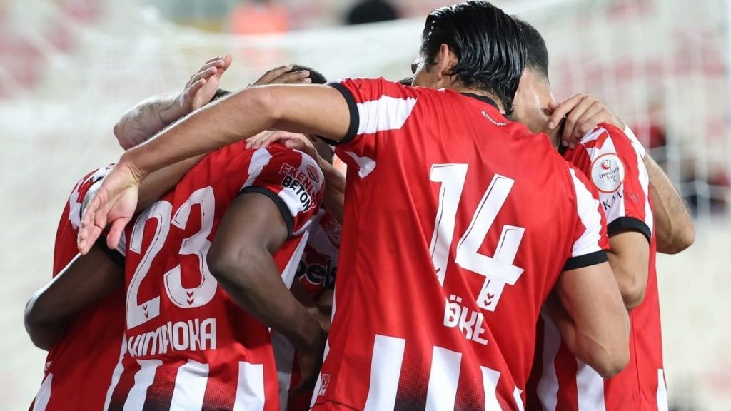 Esenler Erokspor ve Sivasspor Süper Lig mücadelesinde karşılaşıyor