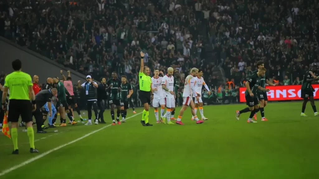 Futbolda Ofsayt Kuralı Detayları ve Uygulama Kuralları