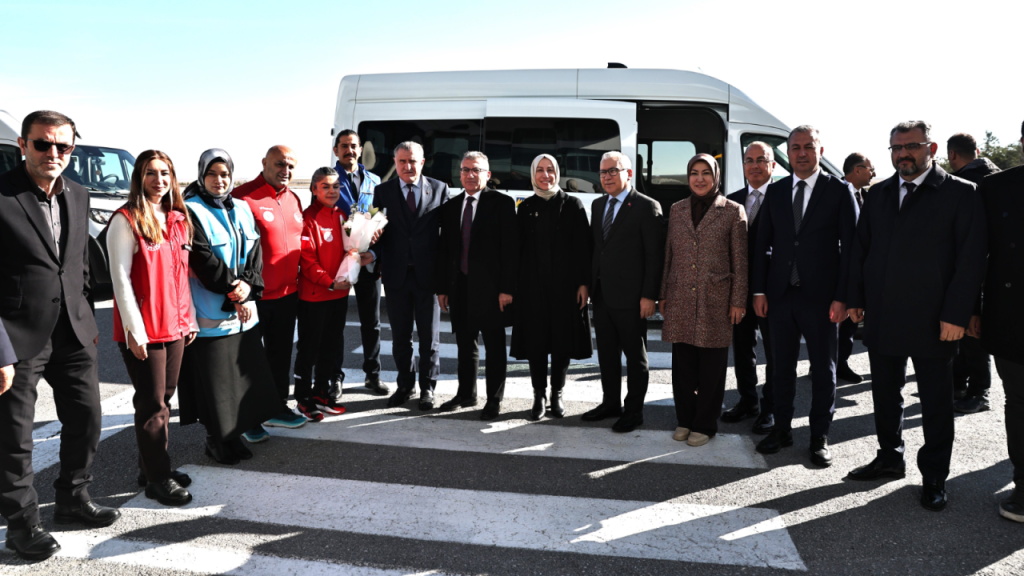 Gençlik ve Spor Bakanı Osman Aşkın Bak Sivas’ta