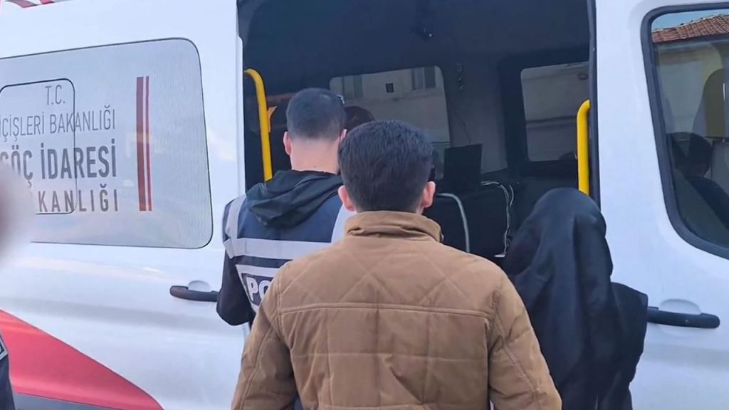 Göç İdaresi ve Güvenlik Güçleri Uygulamalarını Sıklaştırdı