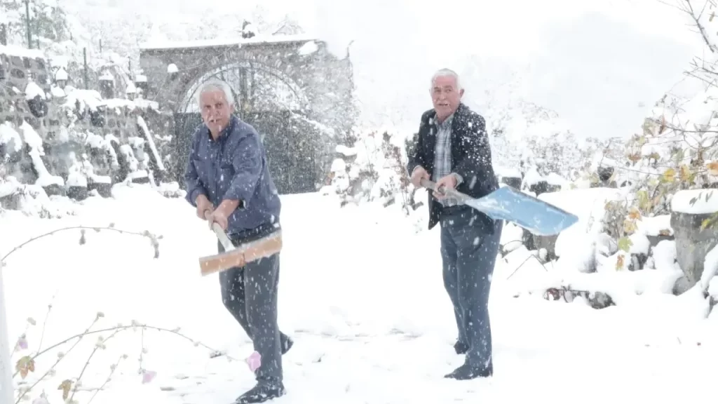 Hacılar’daki tarihi kuyular karla dolduruluyor