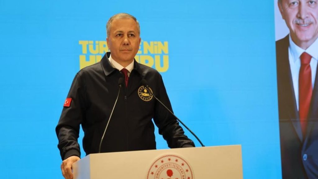 İçişleri Bakanı Yerlikaya, polis teşkilatında önemli reformları açıkladı