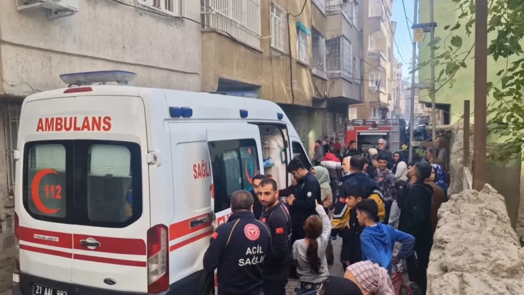 Kaynartepe Mahallesi’nde 5 katlı apartmanda yangın paniği