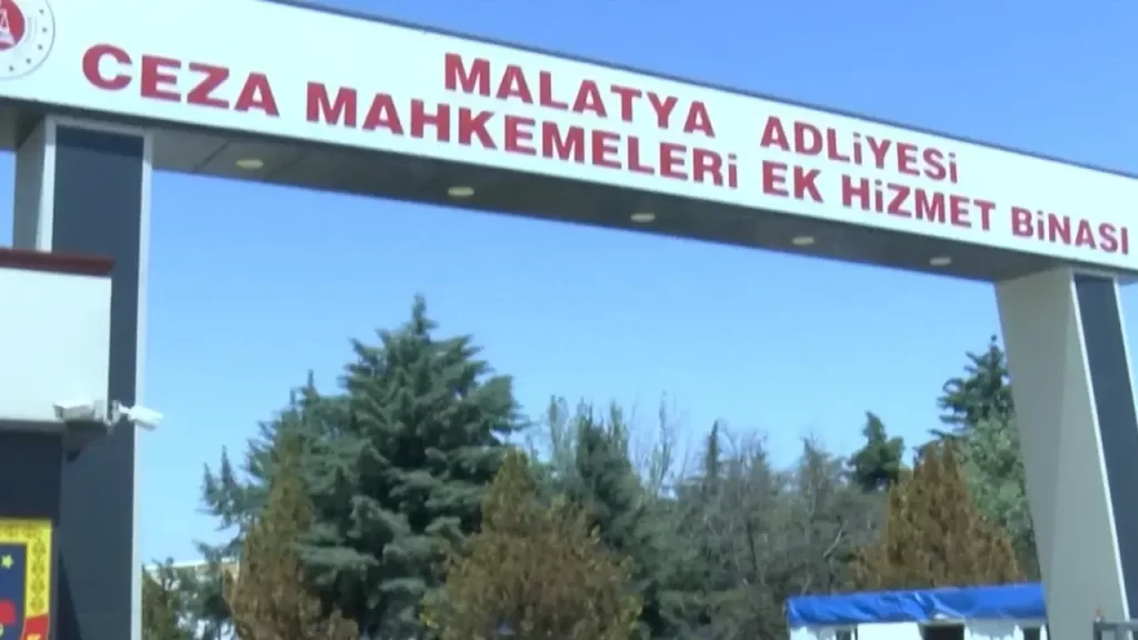 Malatya’da Güner Sitesi’nin A Bloğu Depremde Yıkıldı: 8 Ölü