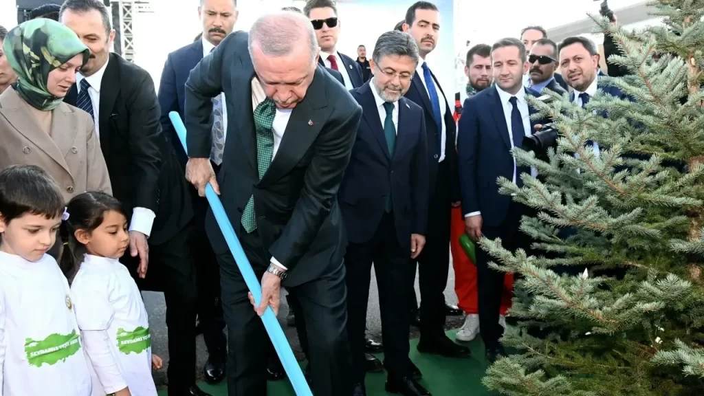 Milli Ağaçlandırma Gününde Türkiye’de Rekor Katılım ve Fidan Dikimi