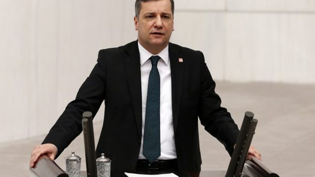 Mülteci ve askerlik listeleri ile ilgili yeni tartışmalar