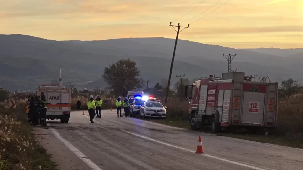 Niksar’da Otomobil Sazlık Alana Uçtu: 2 Ölü, 1 Yaralı