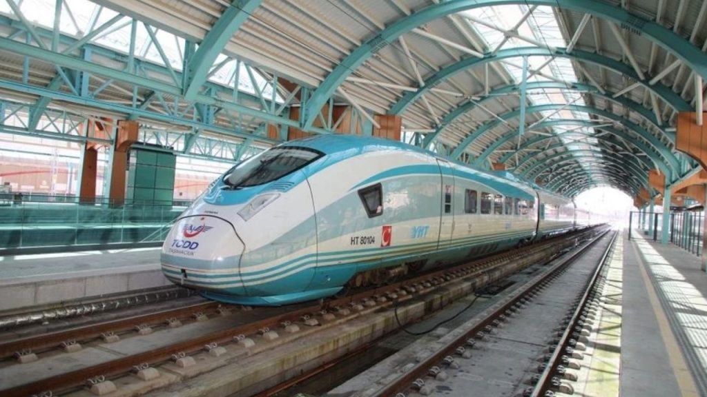 Öğretmenlere Yarı Fiyatına Tren Bileti Kampanyası