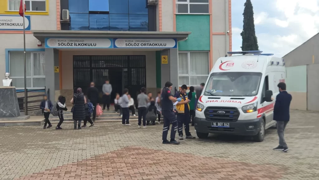 Orhangazi’de Bir Ortaokulda Öğrenciler Mide Buluğu Yaşadı