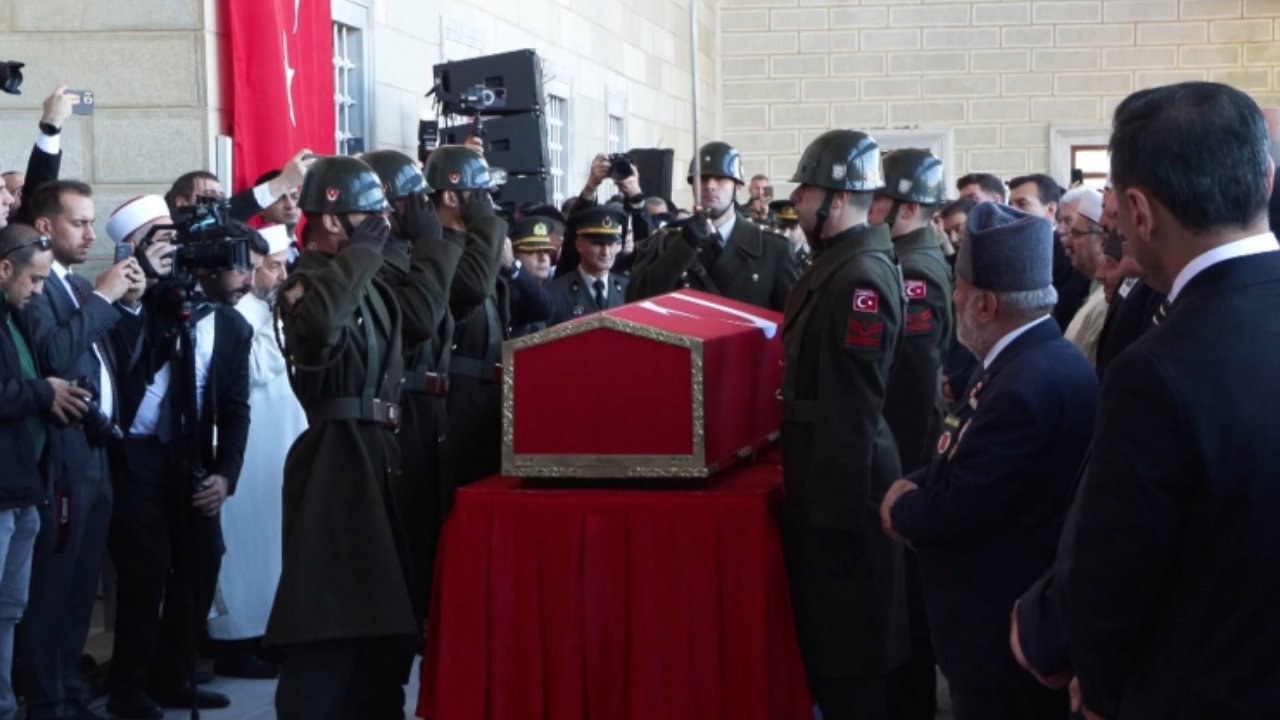 İstanbul’da Derin Veda