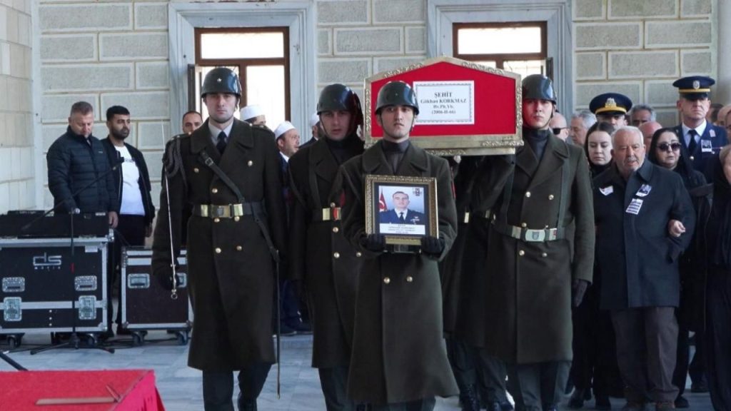 Şehit Askerin Cenazesi İstanbul’da Son Yolculuğuna Uğurlandı