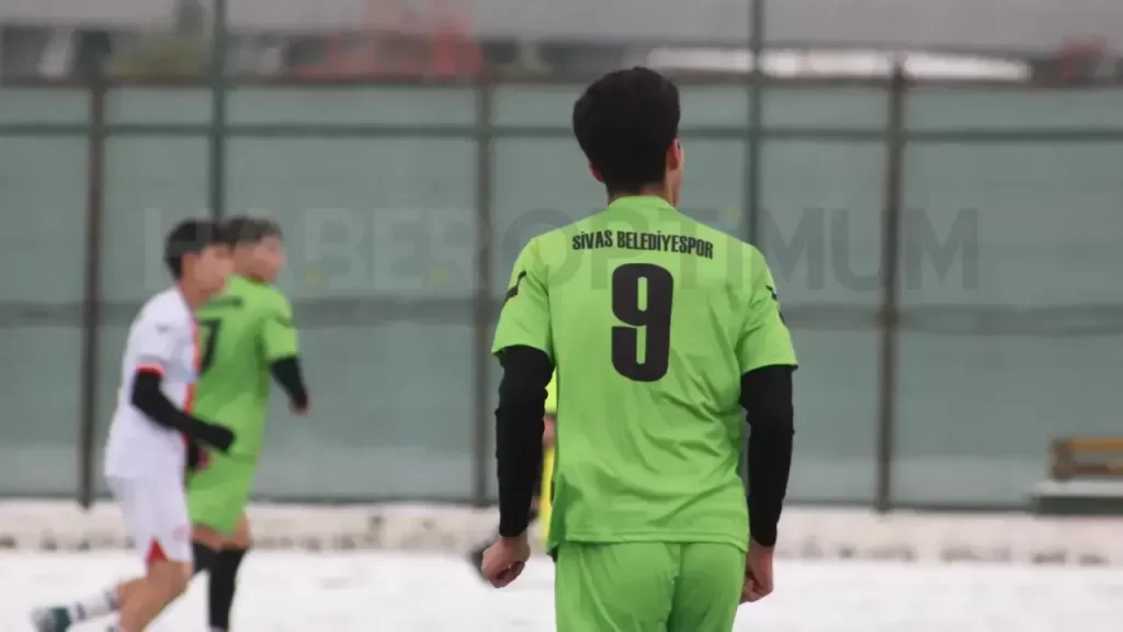 Sivas Gücü U-16 Play-Off’ta Zirveyi Garantiledi