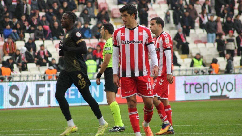 Sivasspor Boluspor Maçında Kadına Yönelik Farkındalık Mesajı Öne Çıktı
