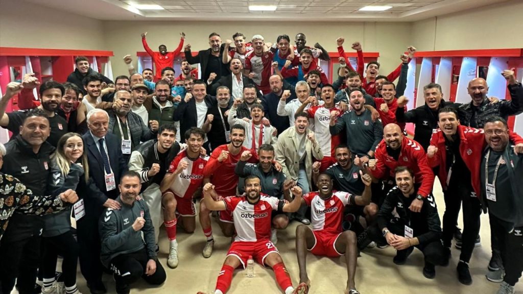 Sivasspor, Manisa FK’yı 3-2 mağlup ederek 13. haftadan zaferle ayrıldı