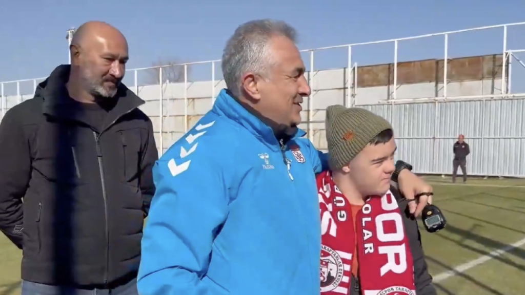 Sivasspor’dan genç taraftar Miraç Eymen Uzun’a unutulmaz ziyaret