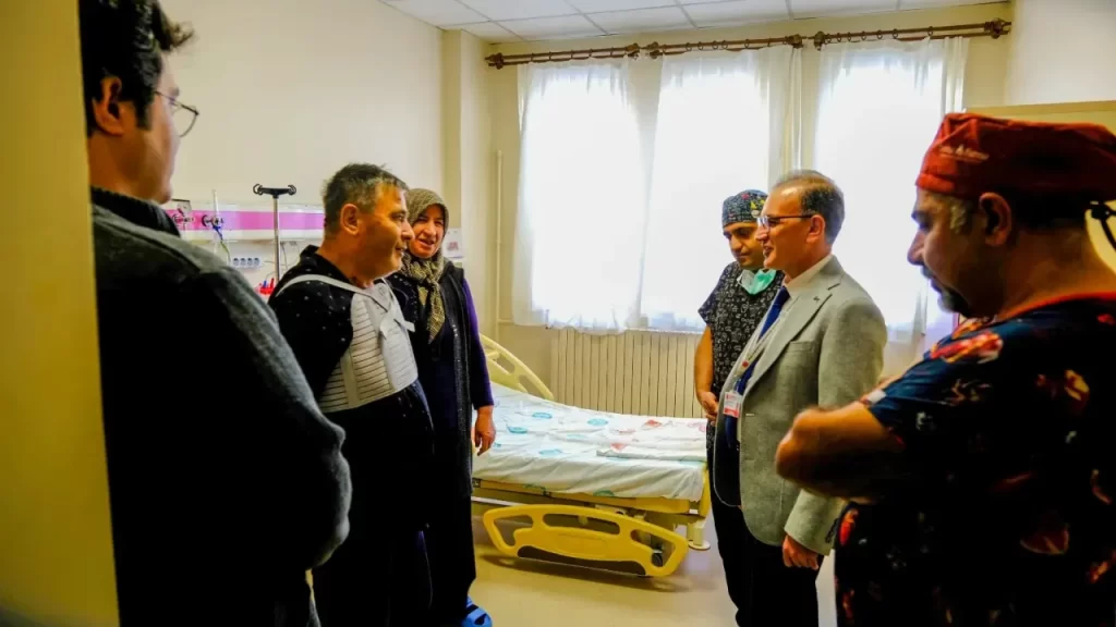 Sivas’ta ilk kez ECMO cihazıyla kalp ve akciğer operasyonu başarıyla tamamlandı