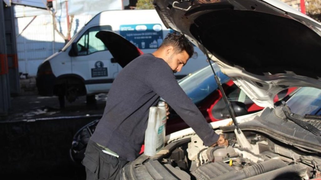 Sivas’ta Kışa Giriş: Araçlar Hazırlıkta, Uyarılar Artıyor