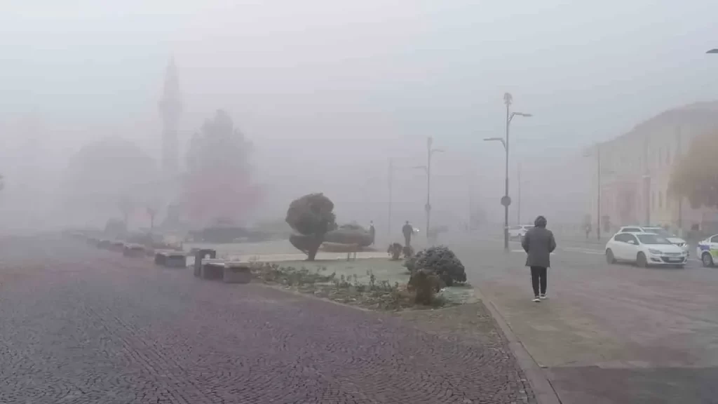 Sivas’ta Şiddetli Soğuk ve Yoğun Sis Etkili Oluyor