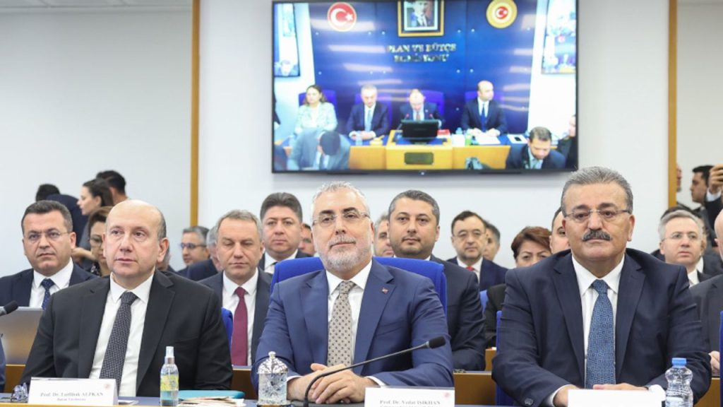 TBMM Plan ve Bütçe Komisyonunda Bakan Işıkhan’dan önemli açıklamalar
