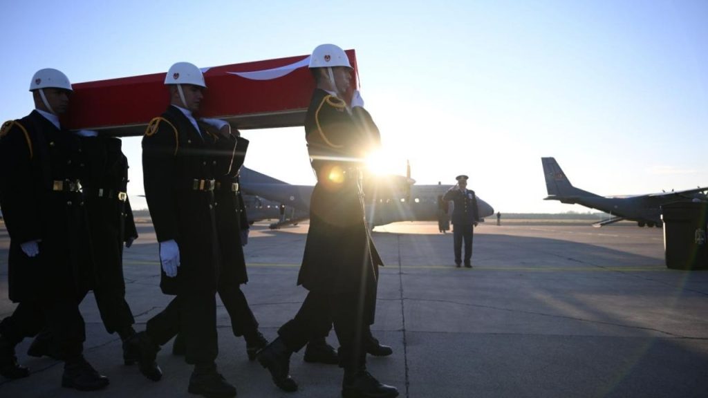 Türk Jet Uçağı Düşüşü: Şehitlerin Cenazeleri Toprağa Verildi