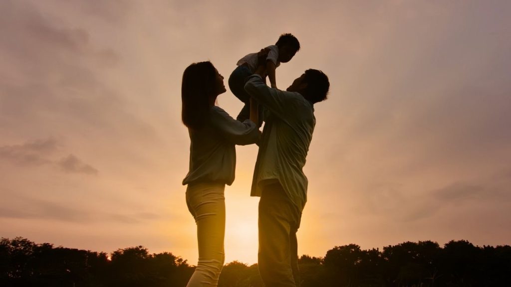 Türkiye’de Koruyucu Aile ve Evlat Edinme Uygulamaları Artıyor