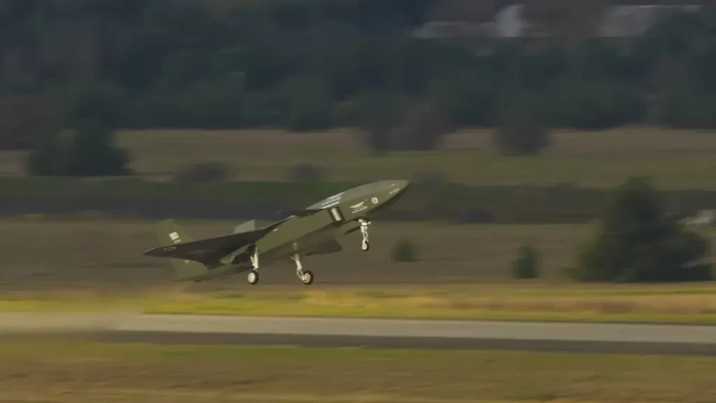 Bayraktar Kızılelma, insansız savaş uçağında yeni başarılar kaydetti