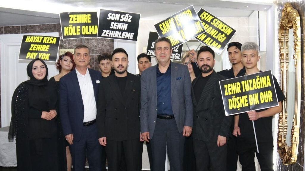 Berberler ve Güzellik Salonları, Uyuşturucuya Karşı Farkındalık Gecesi Düzenledi