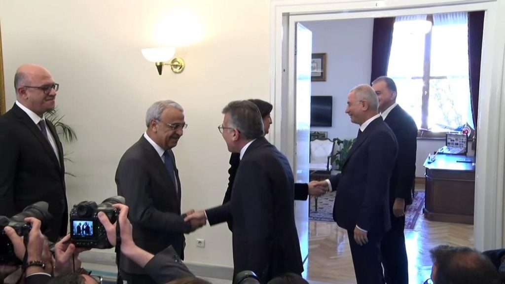 DEM Parti’den AK Parti Heyetine Ziyaret: Detaylar ve Katılımcılar