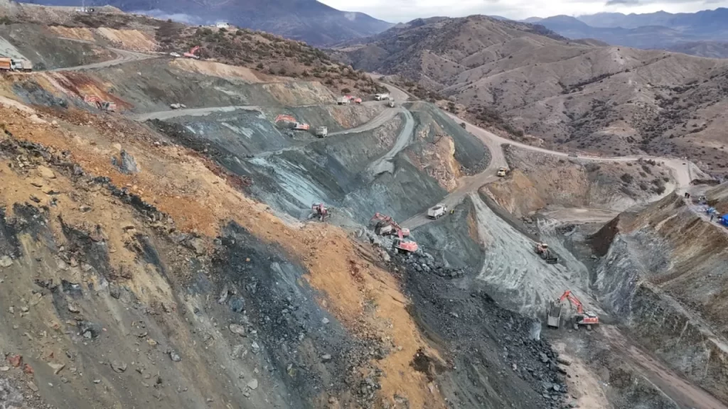 Demir Madeni Sahasında Göçük: Şantiye Müdürü Kayıp