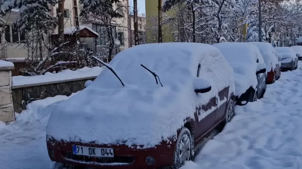 Doğu Anadolu’da Yoğun Kar Yağışı ve Ulaşım Aksamaları