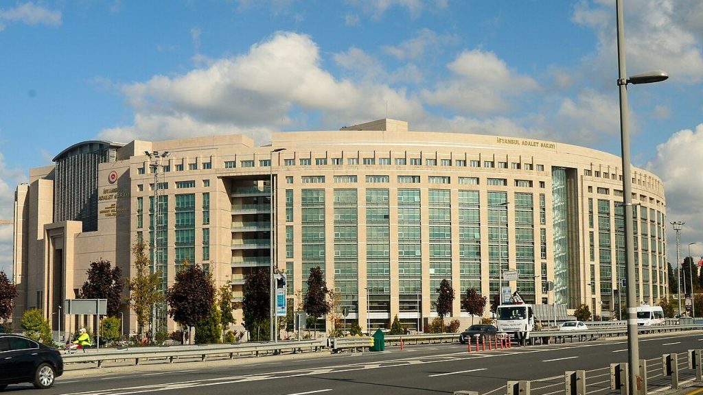 FETÖ soruşturmasında önemli isimlerin savunmaları talep edildi