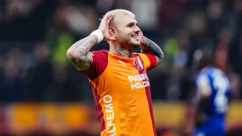 Galatasaray, Kasımpaşa’yı 3-0 mağlup ederek liderlik koltuğunda