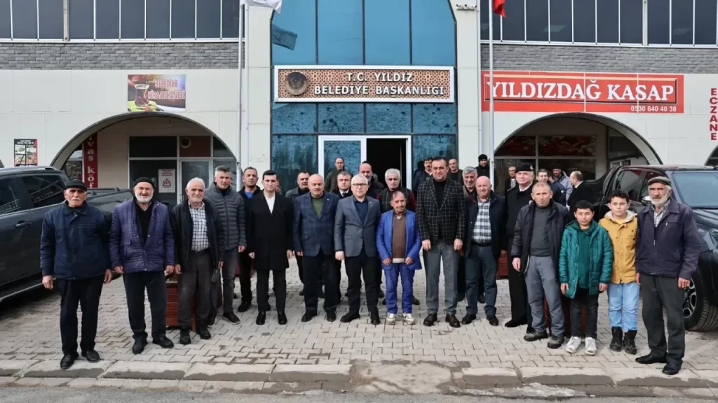 Gazze’de yıkılan binalar fırtına ve saldırılar sonrası çöküyor