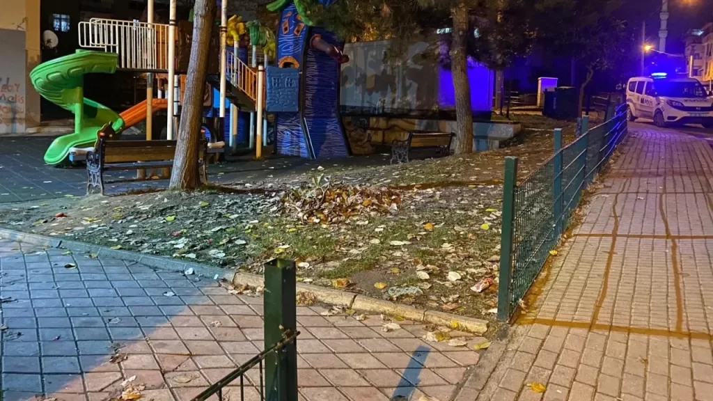 İlçede Bıçaklı Kavga: 1 Yaralı Gözaltında