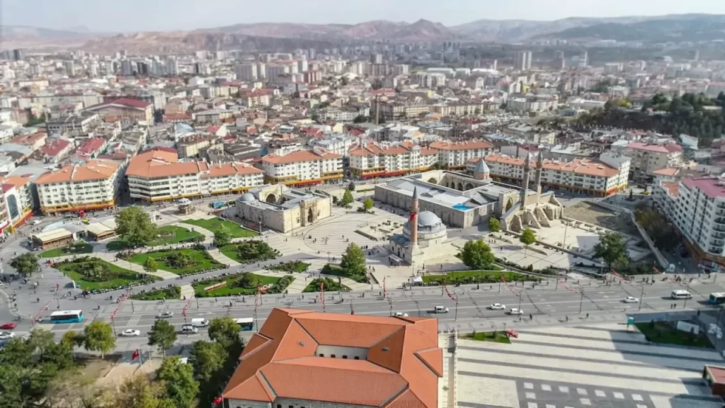 İllere Göre Trafikteki Araç Devirleri ve İstatistikler