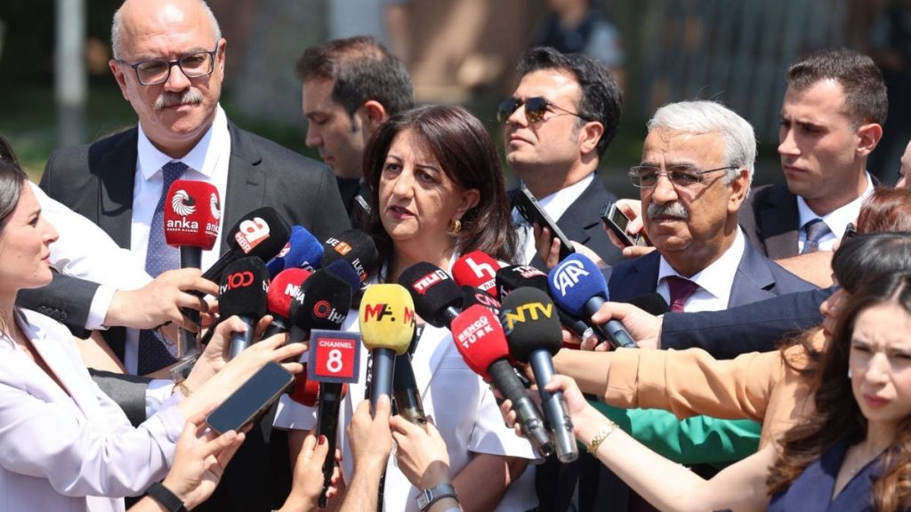 İmralı Heyeti Siyasi Tur Uğraşlarını Sürdürüyor