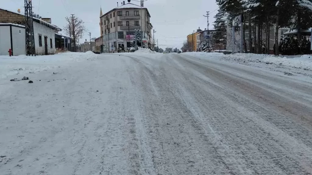 İmranlı’da sıcaklık ölçümleri şaşırtmaya devam ediyor