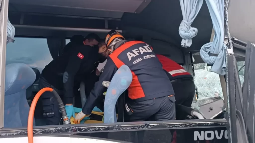 İncesu’da Trafik Kazası: 22 Yaralı, Çok Sayıda İtfaiye ve Sağlık Ekibi Sevk Edildi