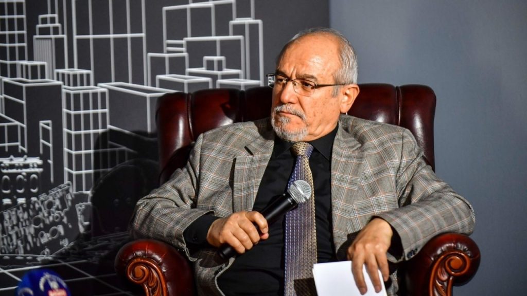 İnsanlık ve toplumun derin kırılmalarını şiirsel anlatım