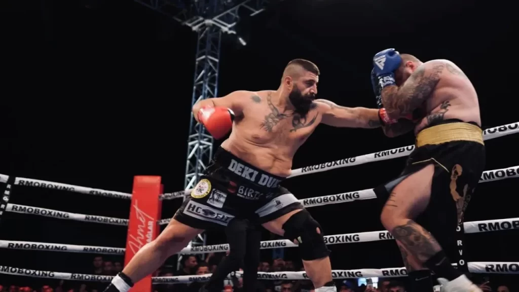 İstanbul’da Büyük Boks Gecesi: Camkıran ve Huck Ringde