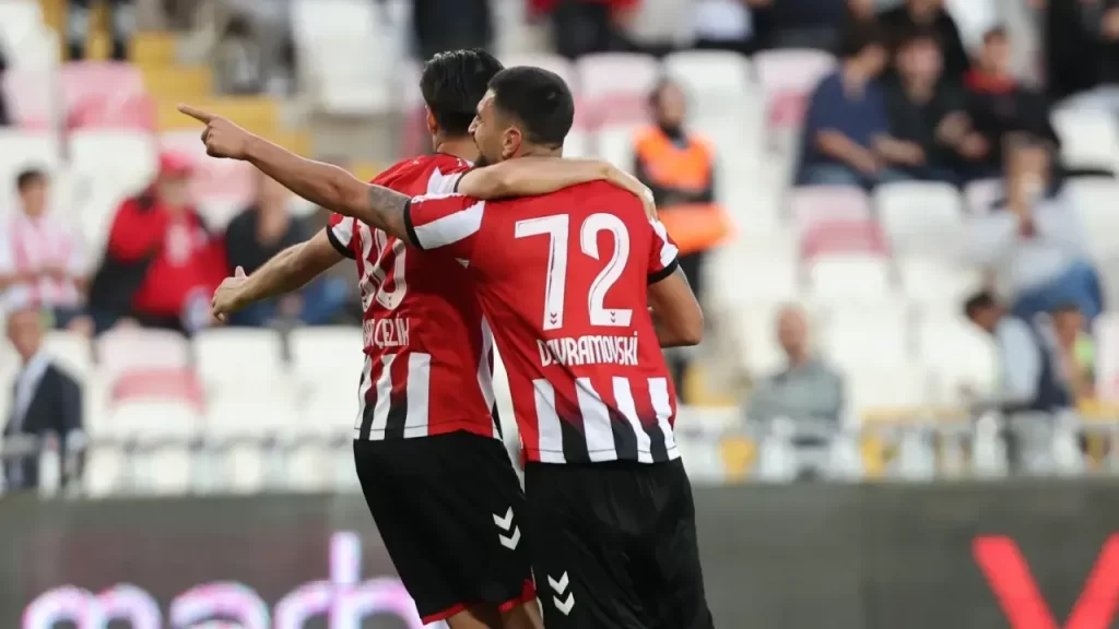 İstanbulspor ve Sivasspor, 16. hafta karşılaşmasında kozlarını paylaşıyor