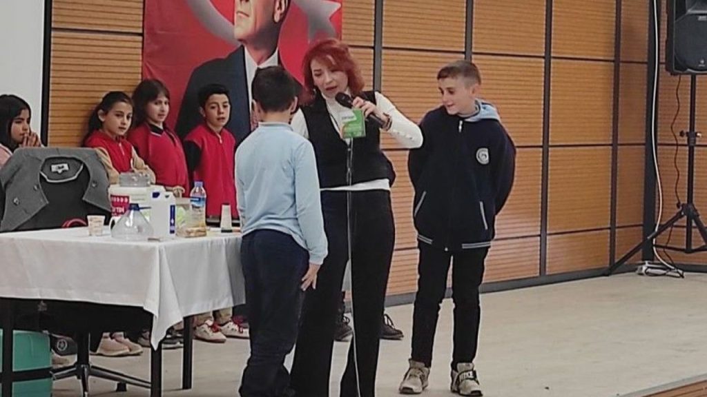 Kangal’da Bilim Etkinliğiyle Öğrencilere Deney Şöleni